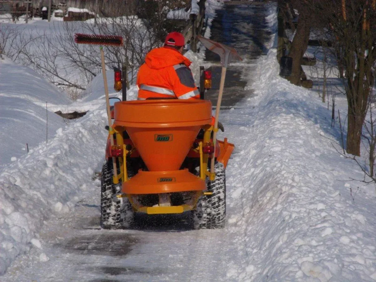 Posýpače FERTI WINTER (INO)