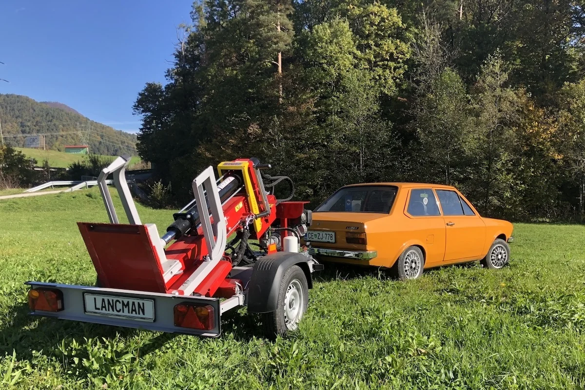 Vertikálne štiepačky na podvozku (Lancman)